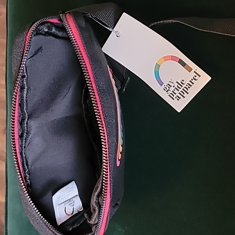Pride fanny pack NWT - Picture 4 of 7